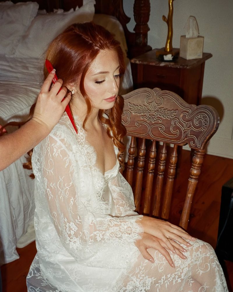 Bridal hair styling, getting ready